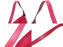 Load image into Gallery viewer, 極美品 FENDI フェンディ マンマバケット ワンショルダーバッグ 2370 26325 009 スエード レザー ピンク ゴールド金具 中古 4b006001
