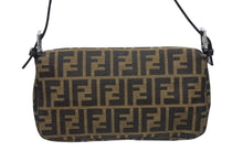 Load image into Gallery viewer, 極美品 FENDI フェンディ マンマバケット ワンショルダーバッグ 26424 ズッカ柄 キャンバス レザー ブラウン シルバー金具 中古 4b006012