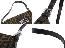 Load image into Gallery viewer, 極美品 FENDI フェンディ マンマバケット ワンショルダーバッグ 26424 ズッカ柄 キャンバス レザー ブラウン シルバー金具 中古 4b006012
