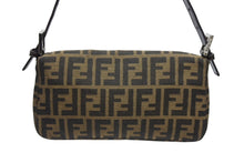 Load image into Gallery viewer, 極美品 FENDI フェンディ マンマバケット ワンショルダーバッグ 26424 ズッカ柄 キャンバス レザー ブラウン シルバー金具 中古 4b006016
