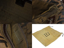 Load image into Gallery viewer, 極美品 FENDI フェンディ マンマバケット ワンショルダーバッグ 26424 ズッカ柄 キャンバス レザー ブラウン シルバー金具 中古 4b006016