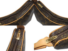Load image into Gallery viewer, 極美品 LOUIS VUITTON ルイヴィトン ワンショルダーバッグ ポシェットクロワッサン M51510 PVC ブラウン 中古 4b006017