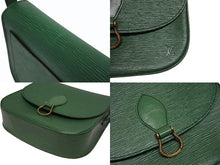 Load image into Gallery viewer, 極美品 LOUIS VUITTON ルイヴィトン ショルダーバッグ サンクルーGM M52194 エピレザー グリーン ゴールド金具 中古 4b006046