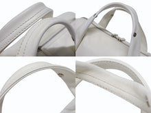 Load image into Gallery viewer, CHANEL シャネル シェブロン Vステッチ ハンドバッグ 10番台 A30899 ココマーク ホワイト シルバー金具 美品 中古 4b006082