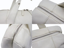 Load image into Gallery viewer, CHANEL シャネル シェブロン Vステッチ ハンドバッグ 10番台 A30899 ココマーク ホワイト シルバー金具 美品 中古 4b006082