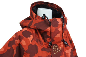 極美品 A BATHING APE アベイシングエイプ スノーボードジャケット カモ柄 1ST 0ZXLJM140003M ナイロン レッド サイズL 中古 4b006111
