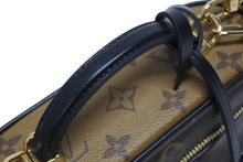 Load image into Gallery viewer, 極美品 LOUIS VUITTON ルイヴィトン ヴァニティNV PM ショルダーバッグ M45165 モノグラムリバース レザー PVC 中古 4b006124