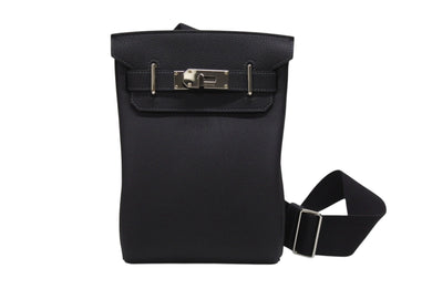 新品同様 エルメス HERMES アッカドPM W刻印 ワンショルダーバッグ ネイビー トゴ 新型 シルバー金具 中古 4b006138