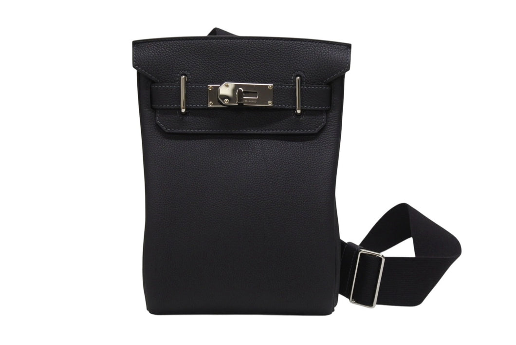 新品同様 エルメス HERMES アッカドPM W刻印 ワンショルダーバッグ ネイビー トゴ 新型 シルバー金具 中古 4b006138