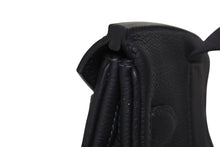 Load image into Gallery viewer, 新品同様 エルメス HERMES アッカドPM W刻印 ワンショルダーバッグ ネイビー トゴ 新型 シルバー金具 中古 4b006138