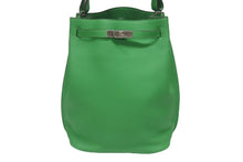 Load image into Gallery viewer, 新品同様 HERMES エルメス ソーケリー26 バンブー ワンショルダーバッグ □R刻印 トリヨンクレマンス シルバー金具 中古 4b006139