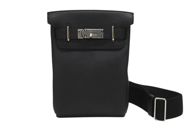 新品同様 エルメス HERMES アッカドPM U刻印 ワンショルダーバッグ ブラック トゴ 新型 シルバー金具 中古 4b006140