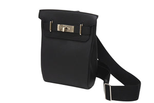 新品同様 エルメス HERMES アッカドPM U刻印 ワンショルダーバッグ ブラック トゴ 新型 シルバー金具 中古 4b006140