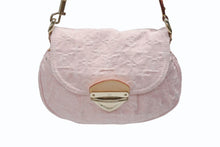 Load image into Gallery viewer, LOUIS VUITTON ルイヴィトン サンセット ワンショルダーバッグ M13347 モノグラム デニム レザー ピンク ゴールド金具 美品 中古 4b006152