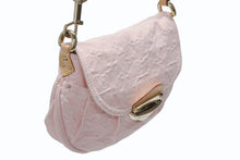 Load image into Gallery viewer, LOUIS VUITTON ルイヴィトン サンセット ワンショルダーバッグ M13347 モノグラム デニム レザー ピンク ゴールド金具 美品 中古 4b006152
