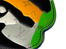 Load image into Gallery viewer, LOUIS VUITTON ルイヴィトン KidSuper キッドスーパー LVポートレート キーチャーム キーホルダー M01402 マルチカラー レザー 美品 中古 4b006162