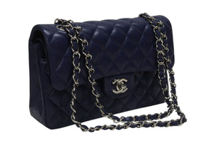 新品同様 CHANEL シャネル マトラッセ23 Wフラップ Wチェーン ショルダーバッグ 20番台 キャビアスキン ココマーク ネイビー 中古 4b006168