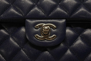 新品同様 CHANEL シャネル マトラッセ23 Wフラップ Wチェーン ショルダーバッグ 20番台 キャビアスキン ココマーク ネイビー 中古 4b006168