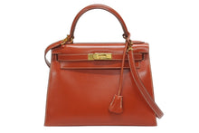 Load image into Gallery viewer, 極美品 HERMES エルメス ケリー28 外縫い ブリック ◽︎A刻印 カーフスキン ゴールド金具 ハンドバッグ 中古 4b006169