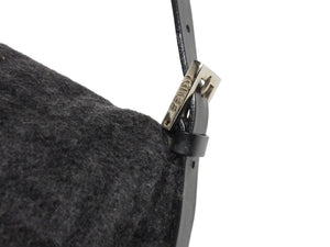 FENDI フェンディ マンマバケット ワンショルダーバッグ ズッカ柄 ブラック グレー ウール レザー シルバー金具 美品 中古 4b006182 