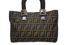 Load image into Gallery viewer, FENDI フェンディ ハンドバッグ トートバッグ ズッカ柄 キャンバス ブラウン ゴールド金具 美品 中古 4b006183