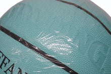 Load image into Gallery viewer, 新品未使用 TIFFANY&amp;Co. × Spalding ティファニー スポルティング バスケットボール インテリア ロゴ ティファニーブルー 合皮 中古 4b006185