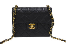 Load image into Gallery viewer, 極美品 CHANEL シャネル ミニマトラッセ 17 チェーンショルダーバッグ 1番台 ラムスキン ココマーク ブラック ゴールド金具 中古 4b006189