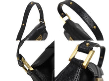 Load image into Gallery viewer, FENDI フェンディ ロゴプレート ミニハンドバッグ 8BK045 鞄 型押し レザー ブラック ゴールド金具 イタリア製 美品 中古 4b006196