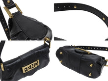 Load image into Gallery viewer, FENDI フェンディ ロゴプレート ミニハンドバッグ 8BK045 鞄 型押し レザー ブラック ゴールド金具 イタリア製 美品 中古 4b006196