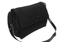 Load image into Gallery viewer, 極美品 PRADA プラダ ラージ パデッド ショルダーバッグ 1BD256 Re-Nylon ナイロン トライアングルロゴ レザー ブラック 中古 4b006197