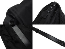 Load image into Gallery viewer, 極美品 PRADA プラダ ラージ パデッド ショルダーバッグ 1BD256 Re-Nylon ナイロン トライアングルロゴ レザー ブラック 中古 4b006197