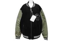Load image into Gallery viewer, 極美品 TRUE RELIGION トゥルー レリジョン VARSITY JACKET ヴァーシティジャケット ブラック カーキ サイズXXL 中古 4b006222