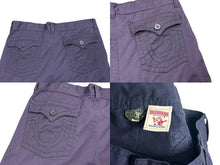 Load image into Gallery viewer, TRUE RELIGION トゥルーレリジョン カーゴパンツ ひロゴ アメリカ製 コットン ネイビー サイズ38 美品 中古 4b006224