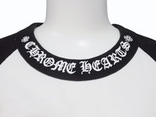 画像をギャラリービューアに読み込む, 極美品 CHROME HEARTS クロムハーツ ネックロゴ マルチプリント 七分丈 ラグラン 長袖Tシャツ ブラック ホワイト サイズS 中古 4b006231 