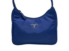 Load image into Gallery viewer, 極美品 PRADA プラダ ホーボー ハンドバッグ トライアングルロゴ 三角プレートロゴ ブルー ナイロン シルバー金具 イタリア製 中古 4b006248