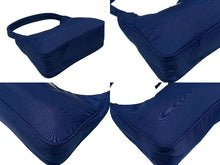Load image into Gallery viewer, 極美品 PRADA プラダ ホーボー ハンドバッグ トライアングルロゴ 三角プレートロゴ ブルー ナイロン シルバー金具 イタリア製 中古 4b006248