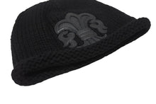 Load image into Gallery viewer, 極美品 CHROME HEARTS クロムハーツ BSフレア レザーパッチ ニットキャップ BSフレア ボタン ビーニー カシミヤ ブラック ONE SIZE 中古 4b006254