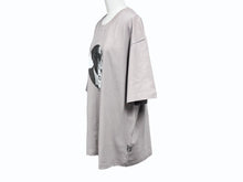 Load image into Gallery viewer, 新品未使用 Victoria HongKong ヴィクトリアホンコン 半袖Ｔシャツ グレー プリント サイズL TPVICTORIAT2 中古 4b006362