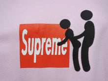 画像をギャラリービューアに読み込む, 未使用 Supreme シュプリーム STICK TEE 半袖Ｔシャツ スティックマンボックス プリント カラーピンク サイズXL FW25T35 中古 4b006376 