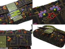 Load image into Gallery viewer, FENDI フェンディ ズッカ柄 ビーズ刺繍 マンマバケット ハンドバッグ ワンショルダーバッグ ブラウン ゴールド金具 ロゴ 美品 中古 4b006386