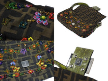 Load image into Gallery viewer, FENDI フェンディ ズッカ柄 ビーズ刺繍 マンマバケット ハンドバッグ ワンショルダーバッグ ブラウン ゴールド金具 ロゴ 美品 中古 4b006386