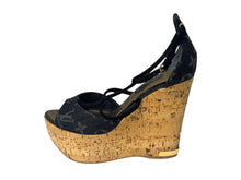 Load image into Gallery viewer, LOUIS VUITTON モノグラムデニム サンダル ウェッジソール DE0131 ブラック ゴールド サイズ35 美品 中古 4b006410