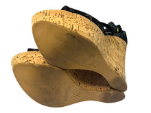Load image into Gallery viewer, LOUIS VUITTON モノグラムデニム サンダル ウェッジソール DE0131 ブラック ゴールド サイズ35 美品 中古 4b006410