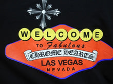Load image into Gallery viewer, 極美品 CHROME HEARTS クロムハーツ ラスベガス限定 ロゴプリント半袖Ｔシャツ スクロールラベル ブラック コットン サイズXXL 中古 4b006419