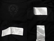 Load image into Gallery viewer, 極美品 CHROME HEARTS クロムハーツ ラスベガス限定 ロゴプリント半袖Ｔシャツ スクロールラベル ブラック コットン サイズXXL 中古 4b006419