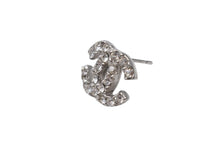 Load image into Gallery viewer, 極美品 CHANEL シャネル Coco Mark ココマーク ラインストーン ピアス 03A 刻印 1.7g シルバーカラー 中古 4b006431