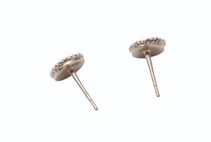 極美品 CHANEL シャネル Coco Mark ココマーク ピアス B18C 刻印 0.9g ゴールド ホワイト カラー 中古 4b006434