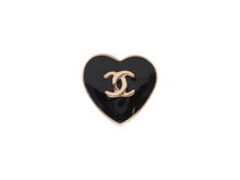 Load image into Gallery viewer, CHANEL シャネル ハート ピアス 重量約2.0g ココマーク B12P ハート メタル ゴールド ブラック 美品 中古 4b006435