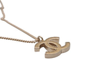 Load image into Gallery viewer, CHANEL シャネル ココマーク グリッター ネックレス 重量約7.9g 10A刻印 全長約47cm ゴールド メタル 美品 中古 4b0064327