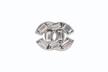Load image into Gallery viewer, 極美品 CHANEL シャネル Coco Mark ココマーク ピアス ラインストーン シルバー カラー 01P 刻印 2.3g アクセサリー 中古 4b006442